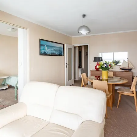 Escoublac Beachfront: Seaview With Terrace Apartment La Baule-Escoublac